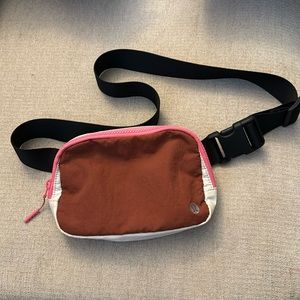 Lululemon everywhere bag